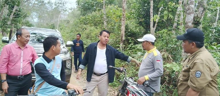 Pastikan Akses Jalan Masyarakat Lancar, Suhardiman Tinjau Jalan Rawang Oguang-Petai